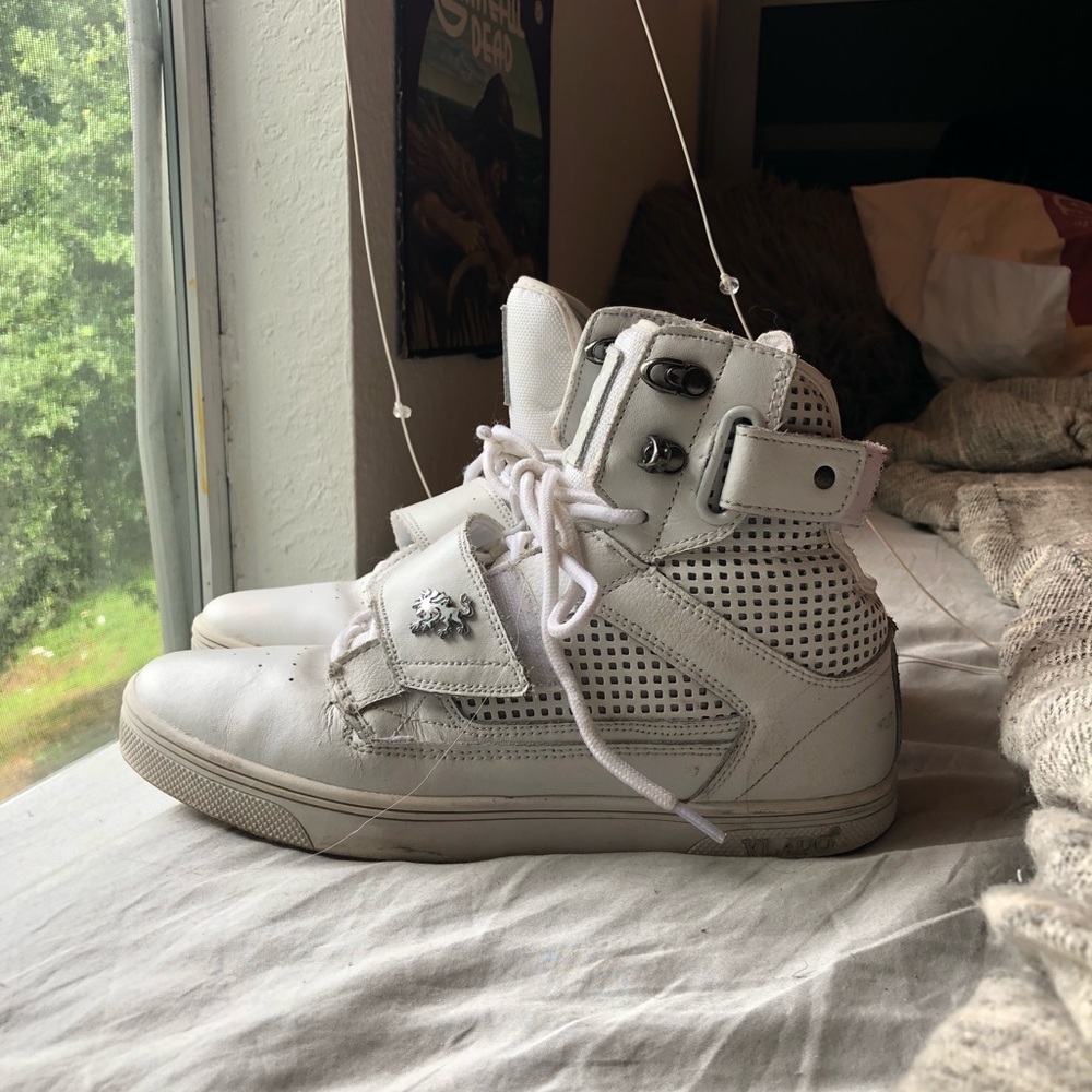 White Vlados